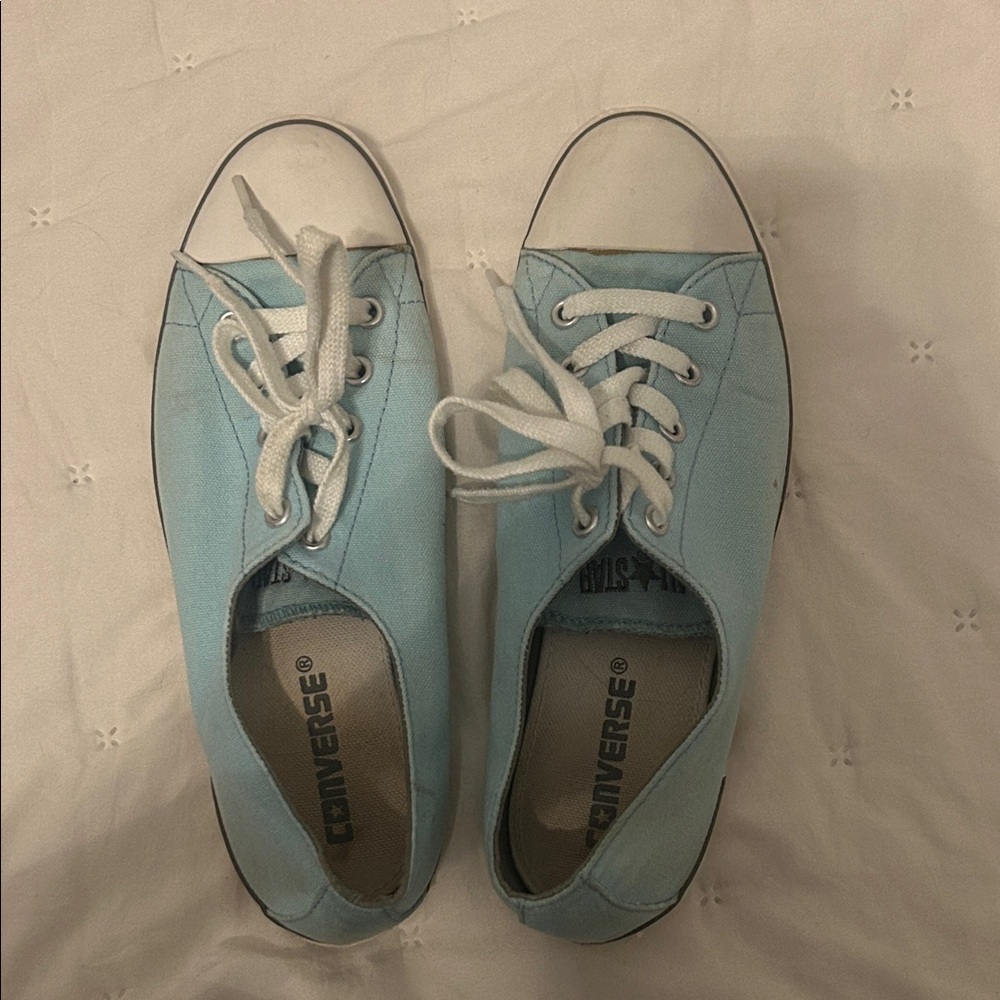 Converse Women's Sky Blue Canvas Sneakers